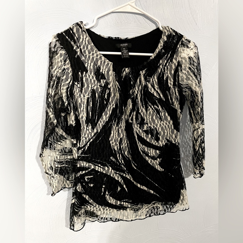 Women’s Size Small Petite Alfani Black/White Lace Blouse
